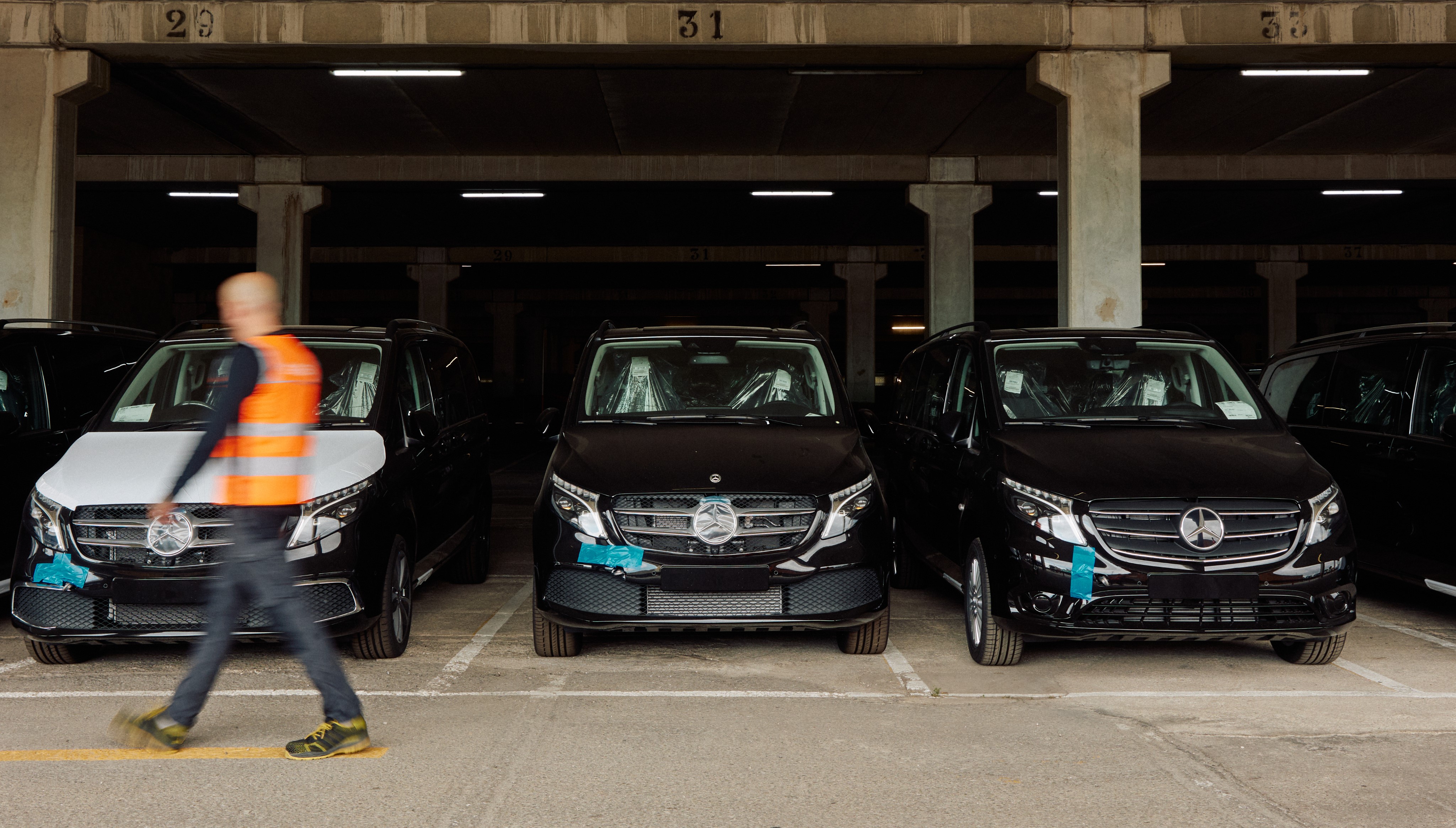 Almacén de coches para su exportación