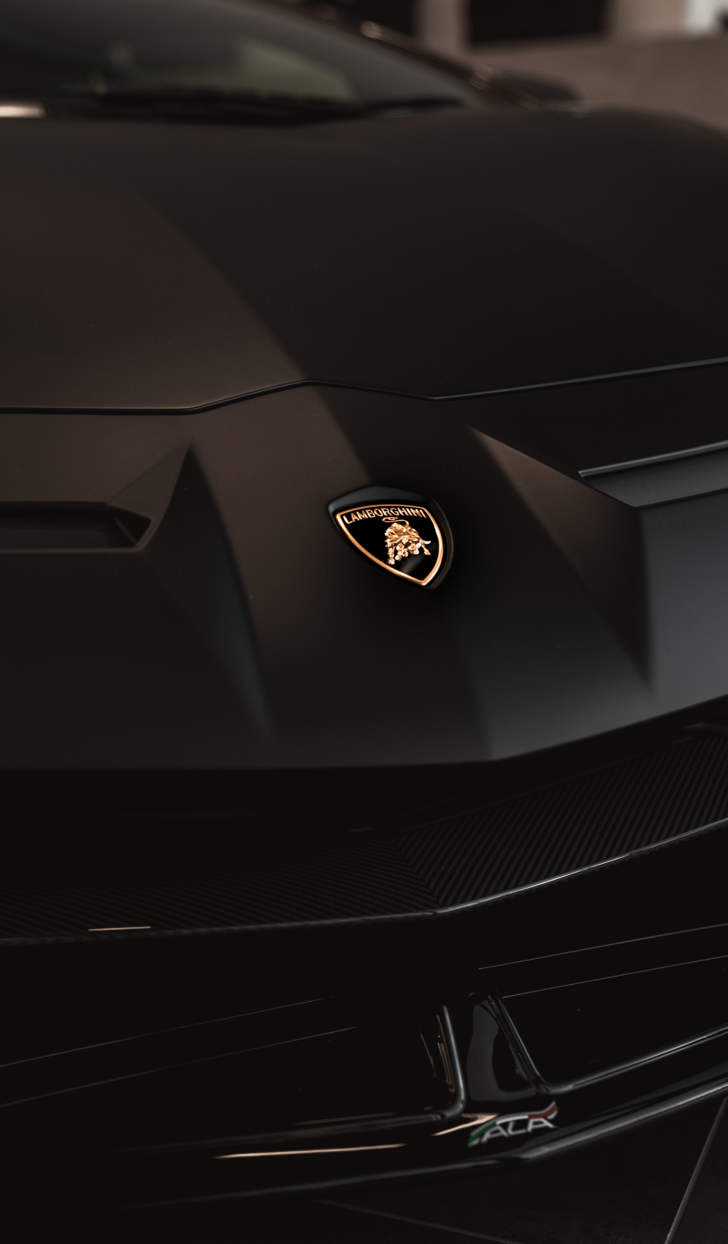 Portada de la noticia de importación y exportación de coches de lujo